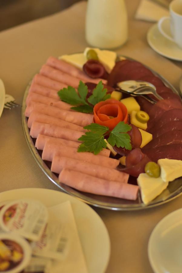 Luznjanin Restoran I Sobe Hotel Josanicka Banja Luaran gambar